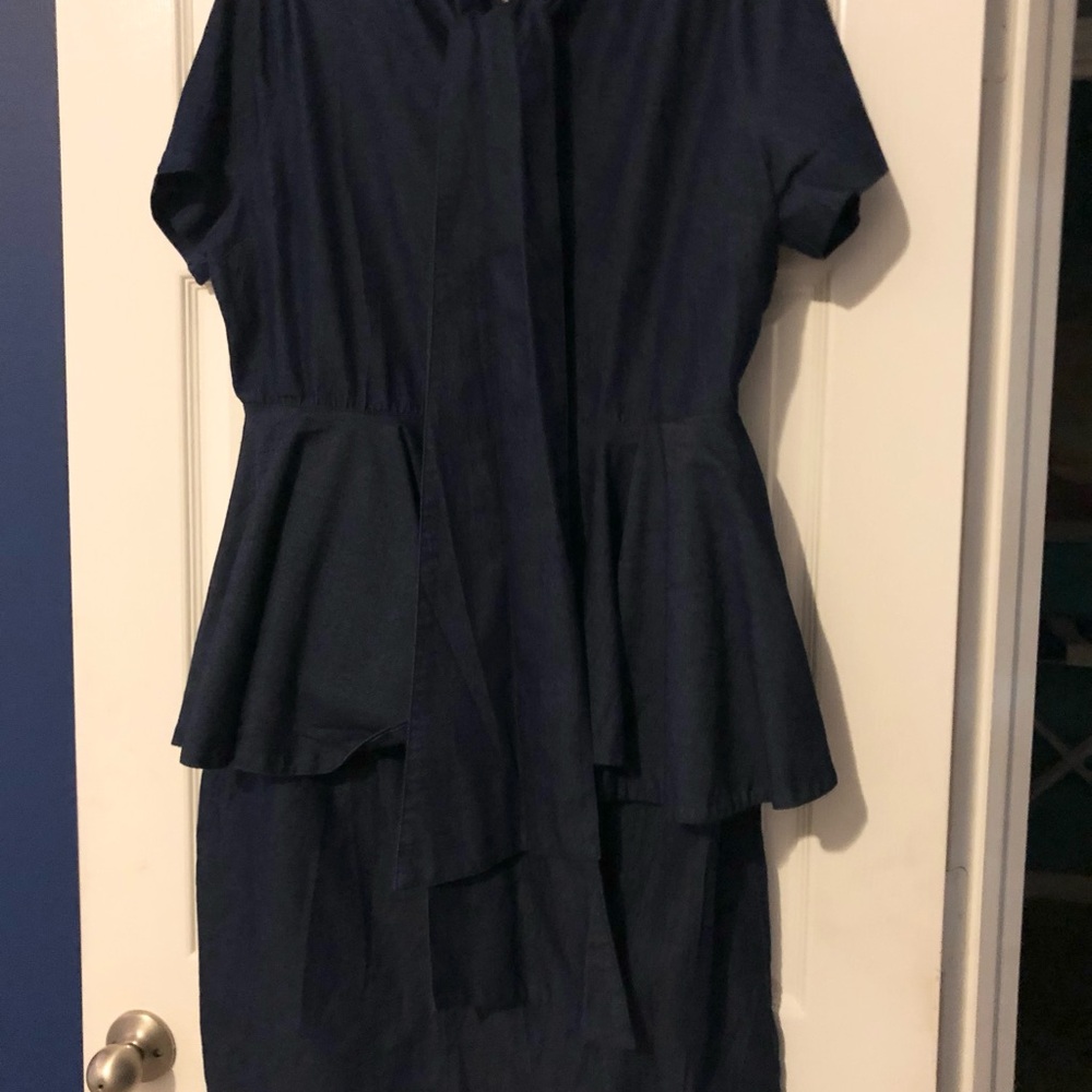 Nice Blue Jean Knee Length Dress Size 3X with Neck Sash